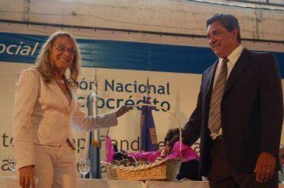 Alicia Kirchner anunci� la entrega de un tom�grafo para la ciudad.
