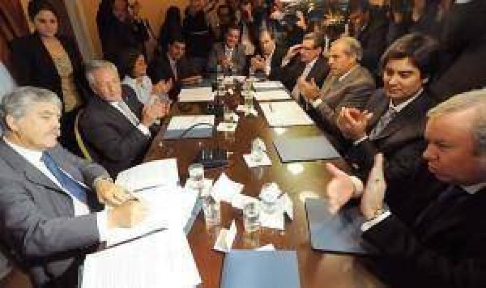 Naci�n y las provincias protegen a las mineras en dos actos puntuales: Acuerdo Federal Minero y acto en Cerro Vanguardia