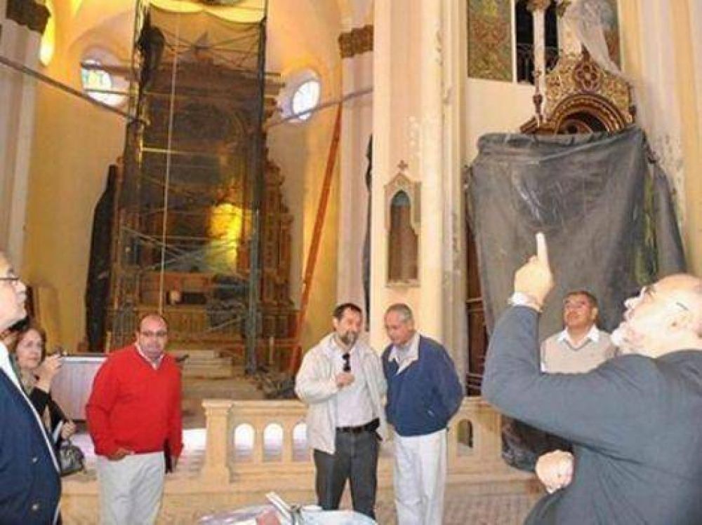 Contin�a la recuperaci�n edilicia de la iglesia La Cruz