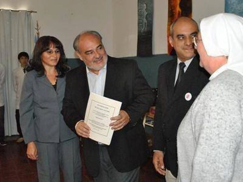 El Gobernador inaugur� una Sala de Atenci�n Primaria en el paraje Ovejita de Sauce