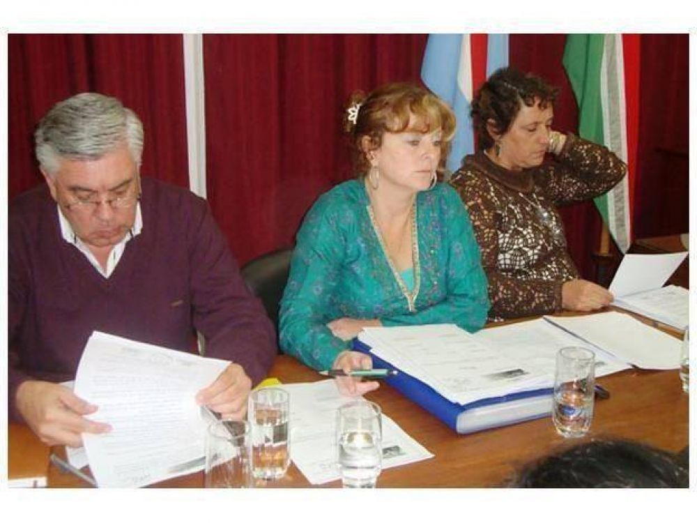 Concejales radicales decidieron donar el aumento de sus dietas