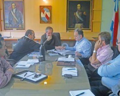 Firman convenio para el arreglo de calles de la ciudad