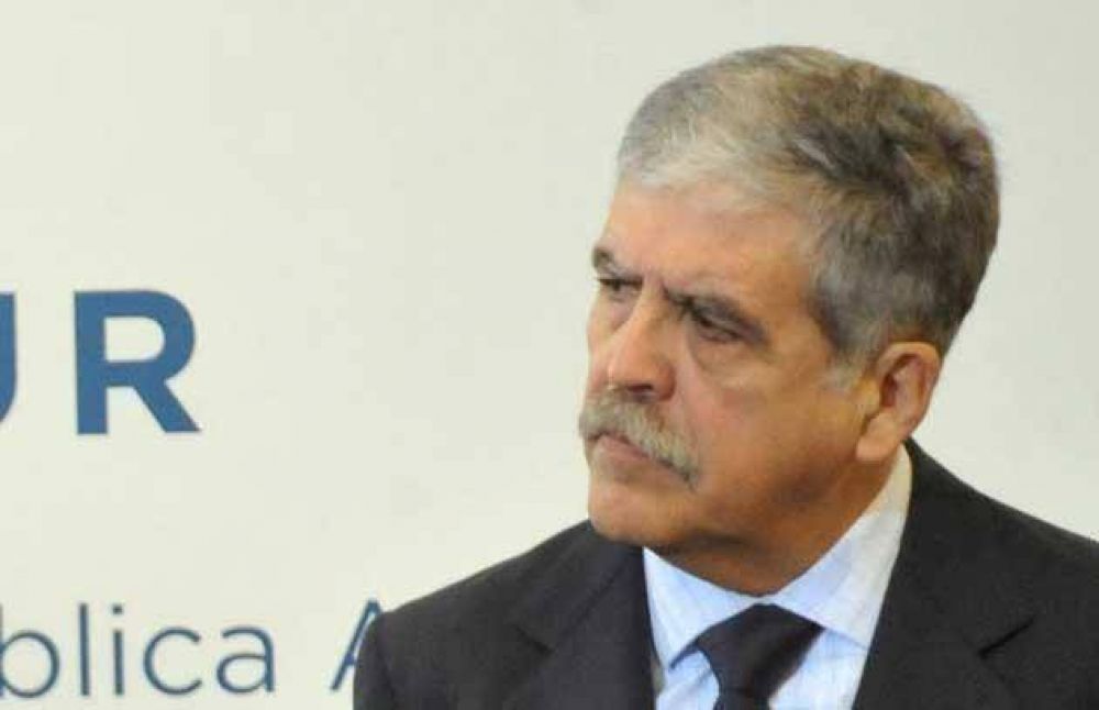 Julio De Vido: �Le falta el respeto al Congreso y a la democracia�