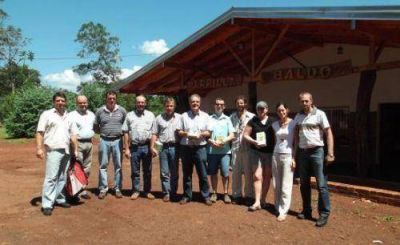 Positiva jornada de reconocimiento y evaluaci�n del sector acu�cola en el NEA