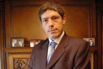 Abal Medina embisti� contra Macri: "Tiene caprichos de un nene bien"