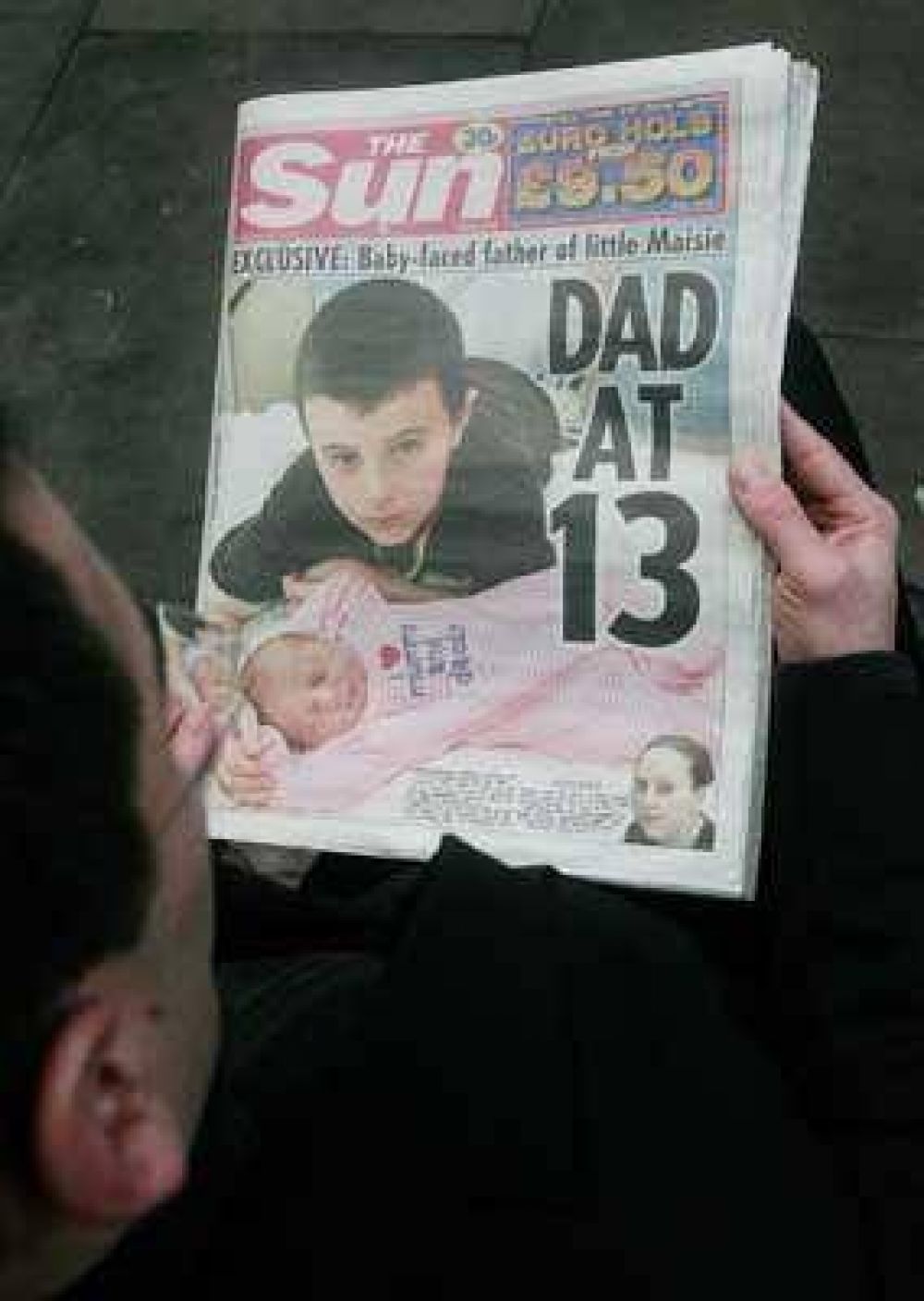 Conmoci�n por un pap� brit�nico de 13 a�os.