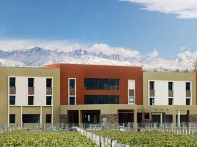 Sorpresiva suspensi�n de la apertura del casino del lujoso hotel Fuente Mayor de Tunuy�n