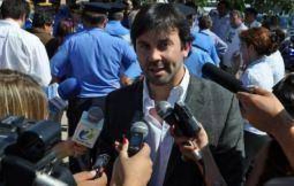 �lvarez repudi� intento de revocar el mandato a diputada provincial