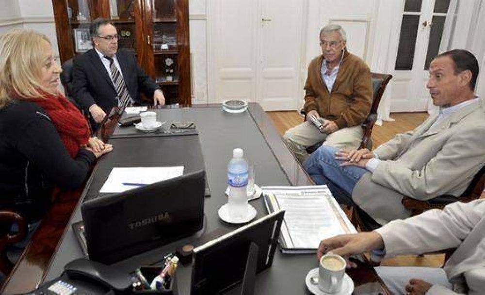 La Intendente Giroldi se entrevist� con el Ministro de Asuntos Agrarios bonaerense, Gustavo Arrieta