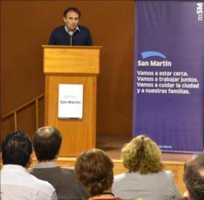 Katopodis encabez� una reuni�n de trabajo para presentar la primera etapa de los Corredores Escolares
