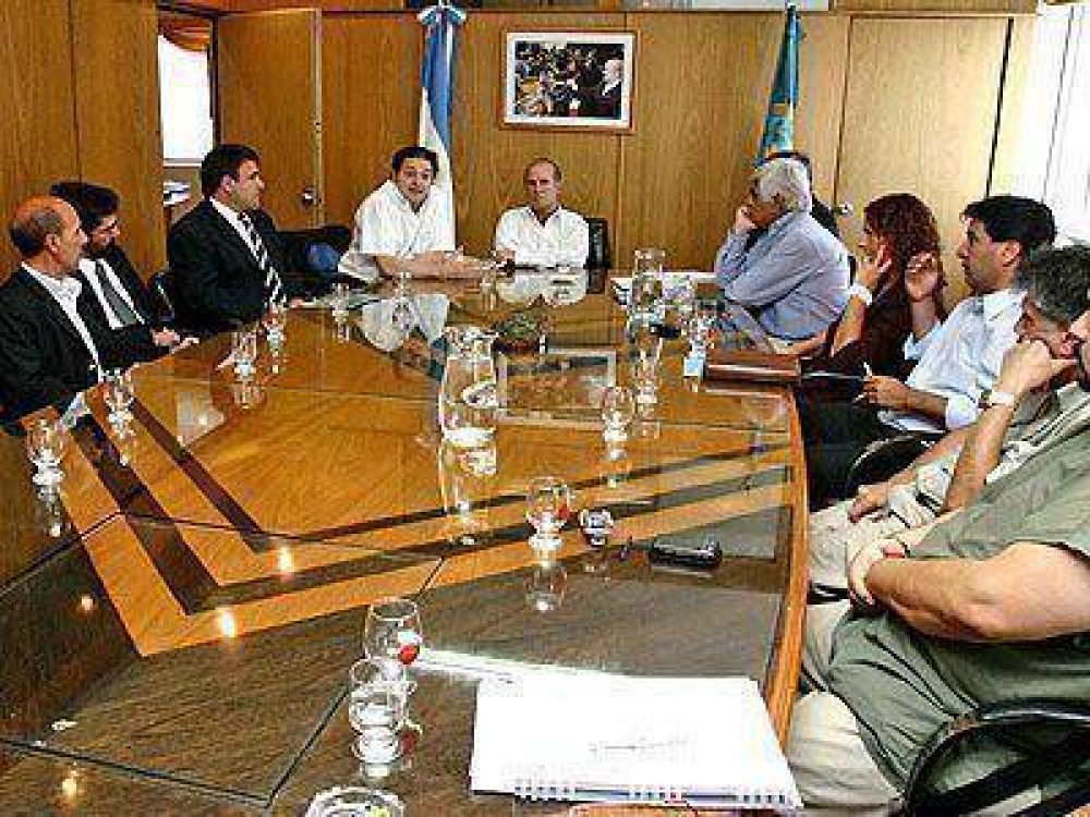 Bibiloni encabez� una reuni�n con miembros de ACUMAR.