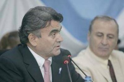 Crear�n una direcci�n para controlar los dineros que dan a la Polic�a