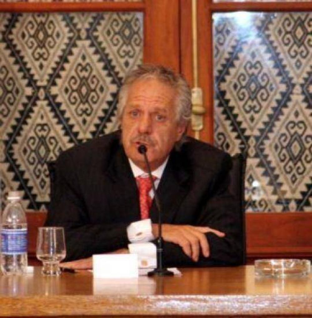 R�o Negro: Saiz ratific� que no prev� por ahora cambios en el gabinete. 