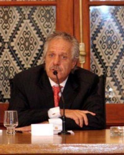 R�o Negro: Saiz ratific� que no prev� por ahora cambios en el gabinete. 