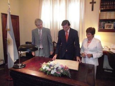 Asumi� la Dra. Mar�a Griselda Di Carlo 