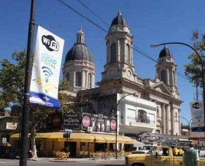 Se habilit� Internet gratuito y libre en la plaza 25 de Mayo