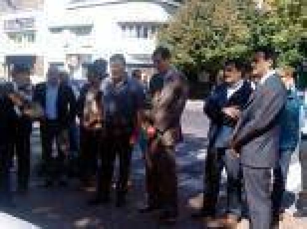 La Plata: El radicalismo platense record� a Alfons�n como �un ejemplo de dirigente y militante�