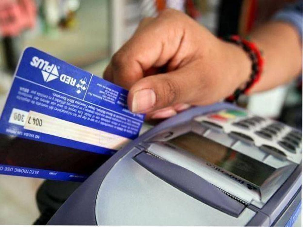 En dos meses se duplic� la compra con tarjetas de d�bito