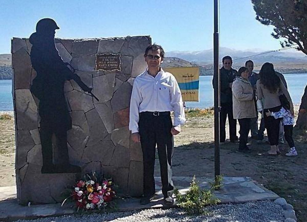  Homenaje en Dina Huapi