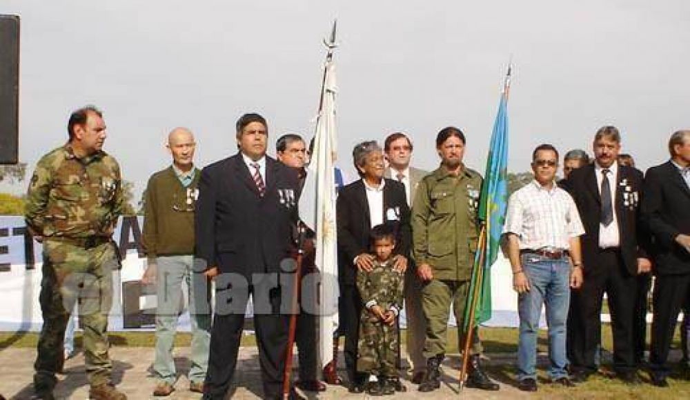 Emotivo homenaje en el cenotafio de Malvinas