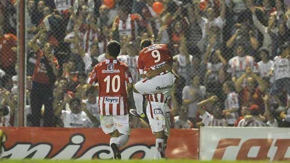 Instituto le gan� a Defensa con un golazo de Gagliardi y sigue arriba
