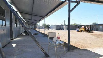 Ipem de Villa Santa Rosa sigue sin clases, en espera de las "aulas contenedores" 