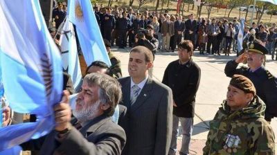 Caleta Olivia revivi� el conflicto con una representaci�n teatral que pareci� real