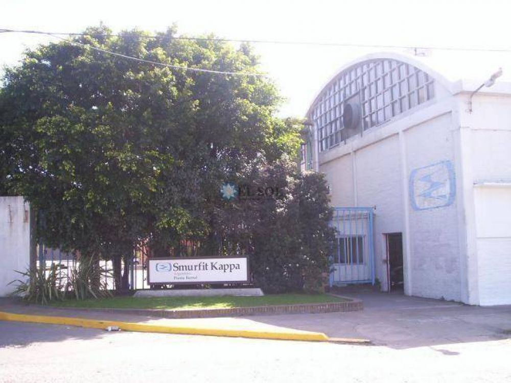 QUILMES: Empleados de una papelera local, solidarios con sus colegas