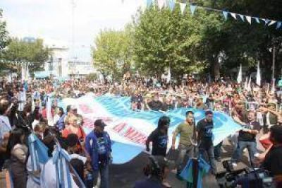 A 30 a�os de la Guerra de Malvinas:El HCD inici� sus sesiones ordinarias y declar� Ciudadanos Destacados a los excombatientes