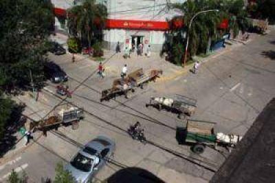 Resistencia sufri� ayer otro caos por piquetes. La polic�a s�lo evita que corten la peatonal   