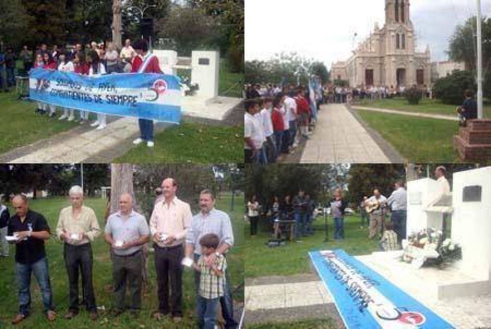 Sentido homenaje en el Monumento a los Ca�dos