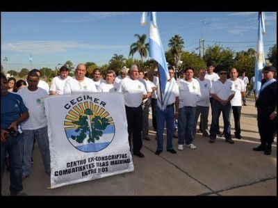 Ex combatientes destacaron la pol�tica adoptada por el gobierno en el reclamo de las islas