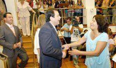 Zamora entreg� 800 nuevas jubilaciones 