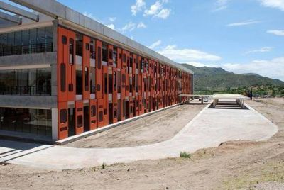El Ministerio de Salud se traslad� al edificio Proyecci�n al Futuro en Terrazas del Portezuelo