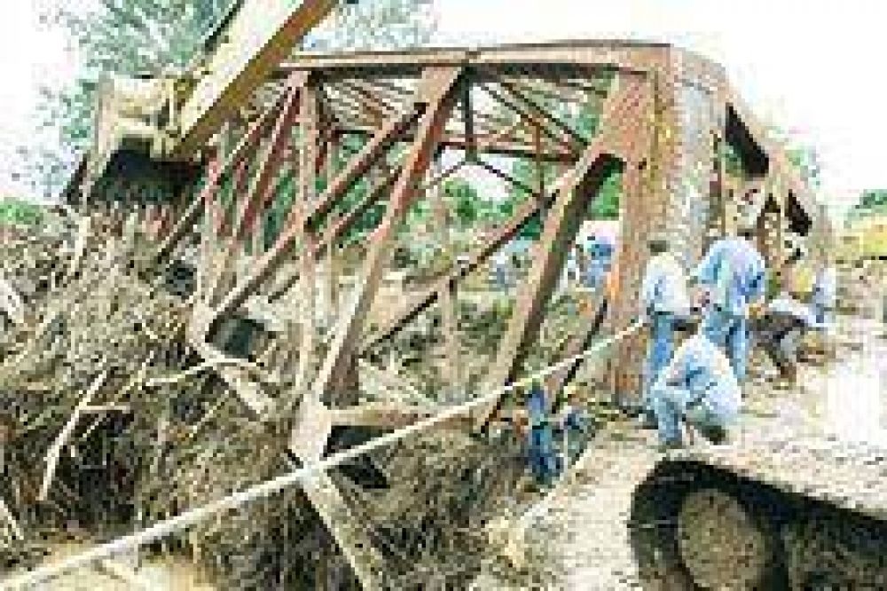 Santiague�os buscan causa del alud en Salta 