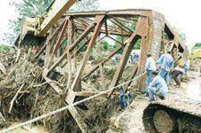 Santiague�os buscan causa del alud en Salta 