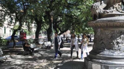 Ma�ana empiezan a desinfectar plazas