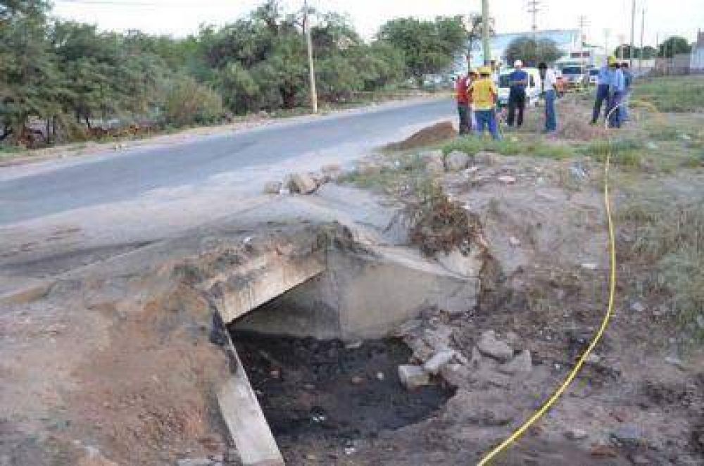 Sofocan incendio generado por rotura de gas