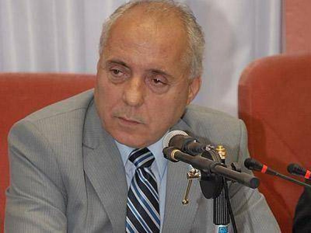 PRESIDENTE PER�N: Regueiro repas� las obras y prometi� finalizar otras