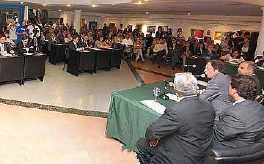 Alte. Brown: Giustozzi inaugur� el per�odo de sesiones ordinarias con un �relanzamiento� de su gesti�n