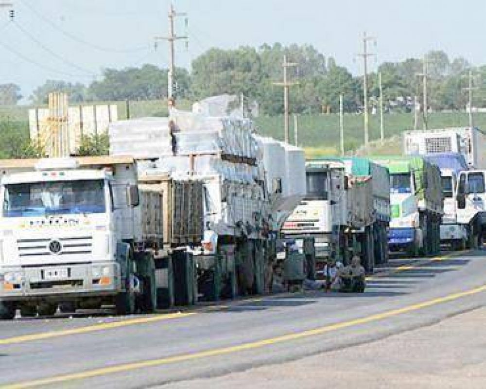 Por Semana Santa restringen la circulaci�n de camiones en las rutas 12 y 14