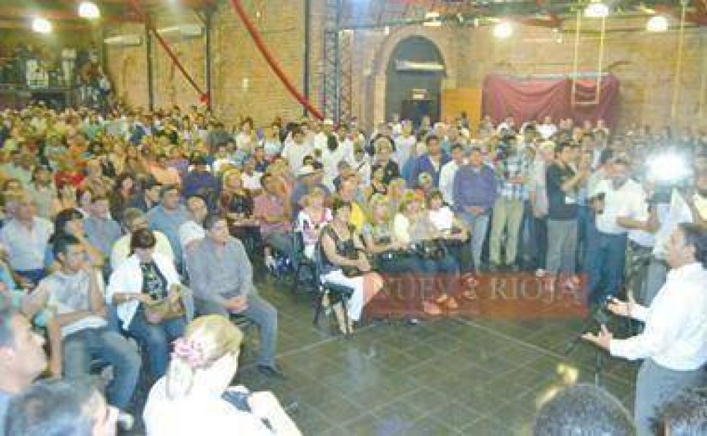 Quintela presiona por fondos con la protesta del SOEM