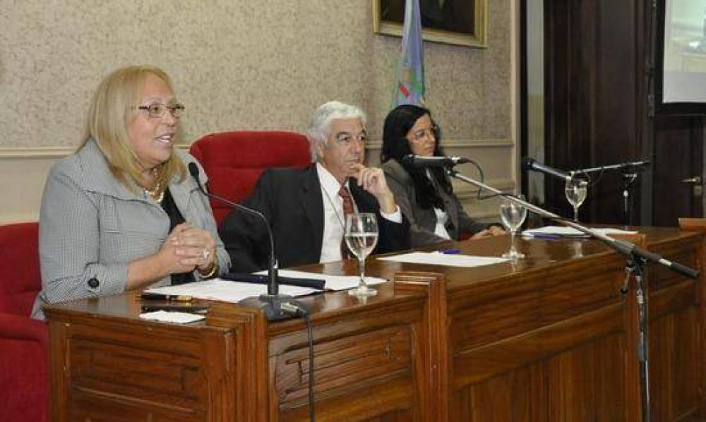 La Intendente Stella Maris Giroldi dej� inauguradas las Sesiones Ordinarias 2012 del HCD