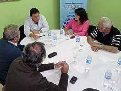 Sindicalistas y empresarios de Bariloche plantearon propuestas a Weretilneck