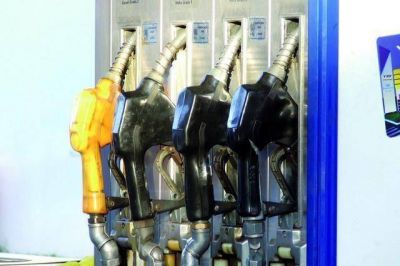 Los expendedores locales aseguran que hay combustible y no faltar�