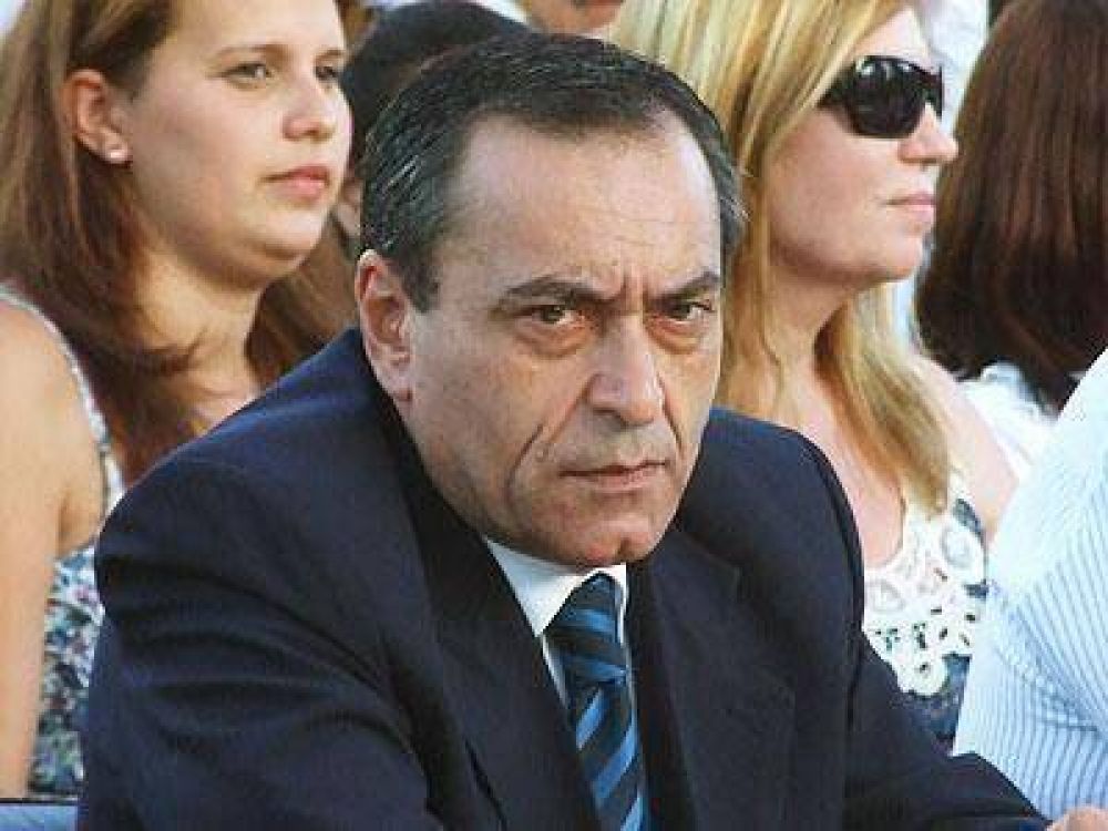 ECHEVERR�A: Para Saldutto, el reparto de las comisiones expresa la voluntad del electorado