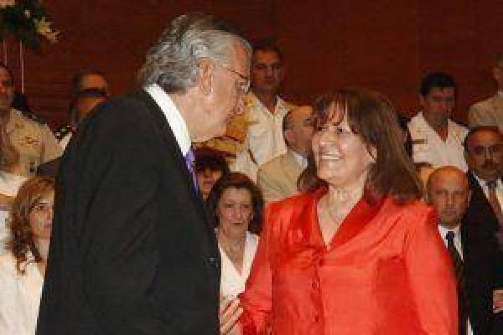 Rosa Palacio: �Jos� Luis anda re bien, ya sali� a la calle y aprovecha para ma�osear�