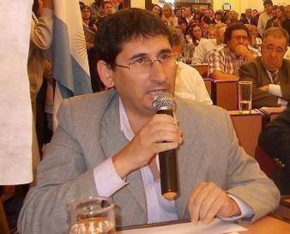 Coronel: �Voy a iniciar una acci�n judicial en contra de Luis Andreotti�