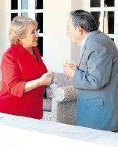 Bachelet, molesta por un art�culo de Fidel Castro.