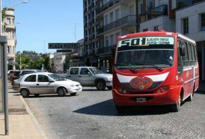 Colectiveros rechazan la pr�rroga a la concesi�n y se dicen en desventaja con empresas for�neas.